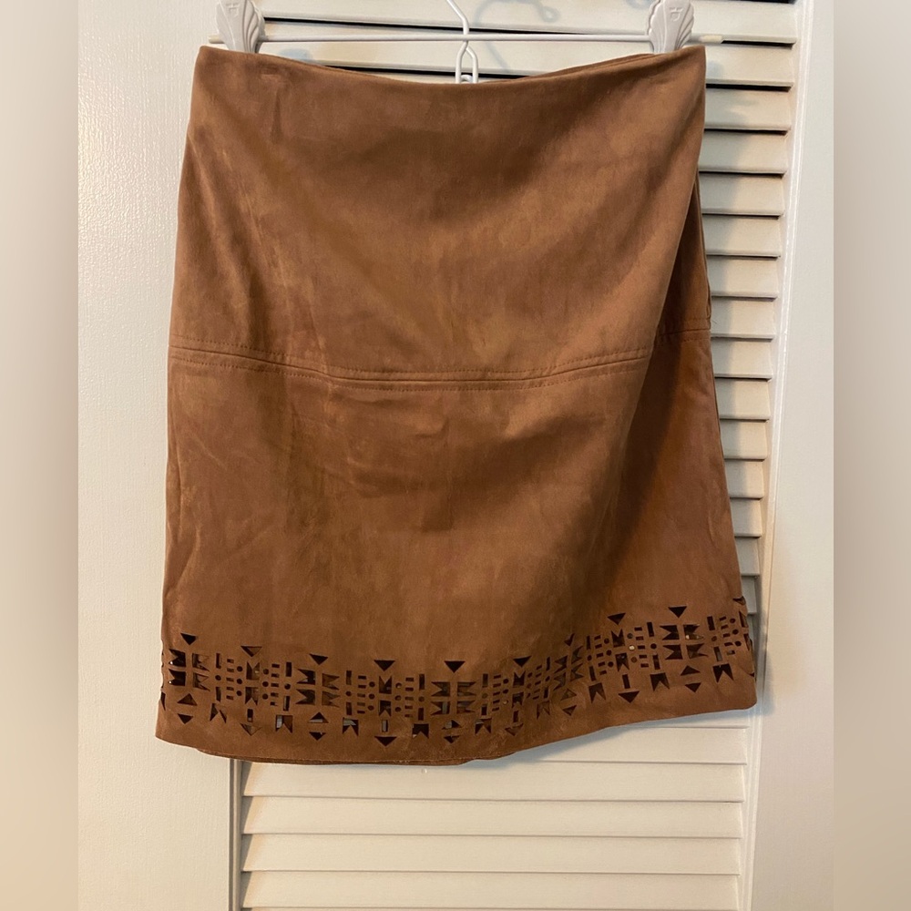 Chic brown suede mini skirt - worn ONCE